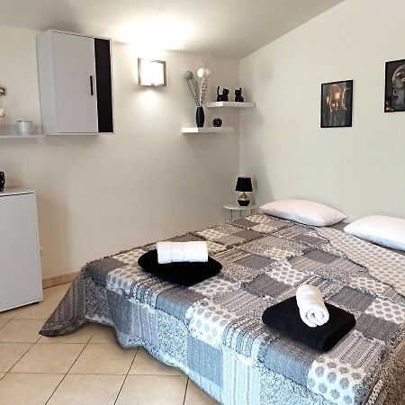 Apartman Dora Pula Eksteriør billede