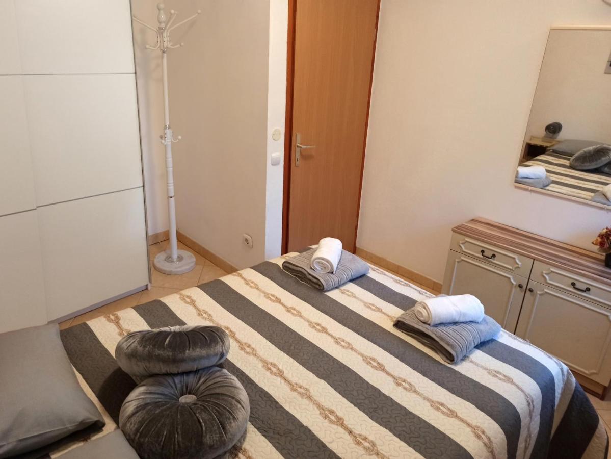 Apartman Dora Pula Eksteriør billede