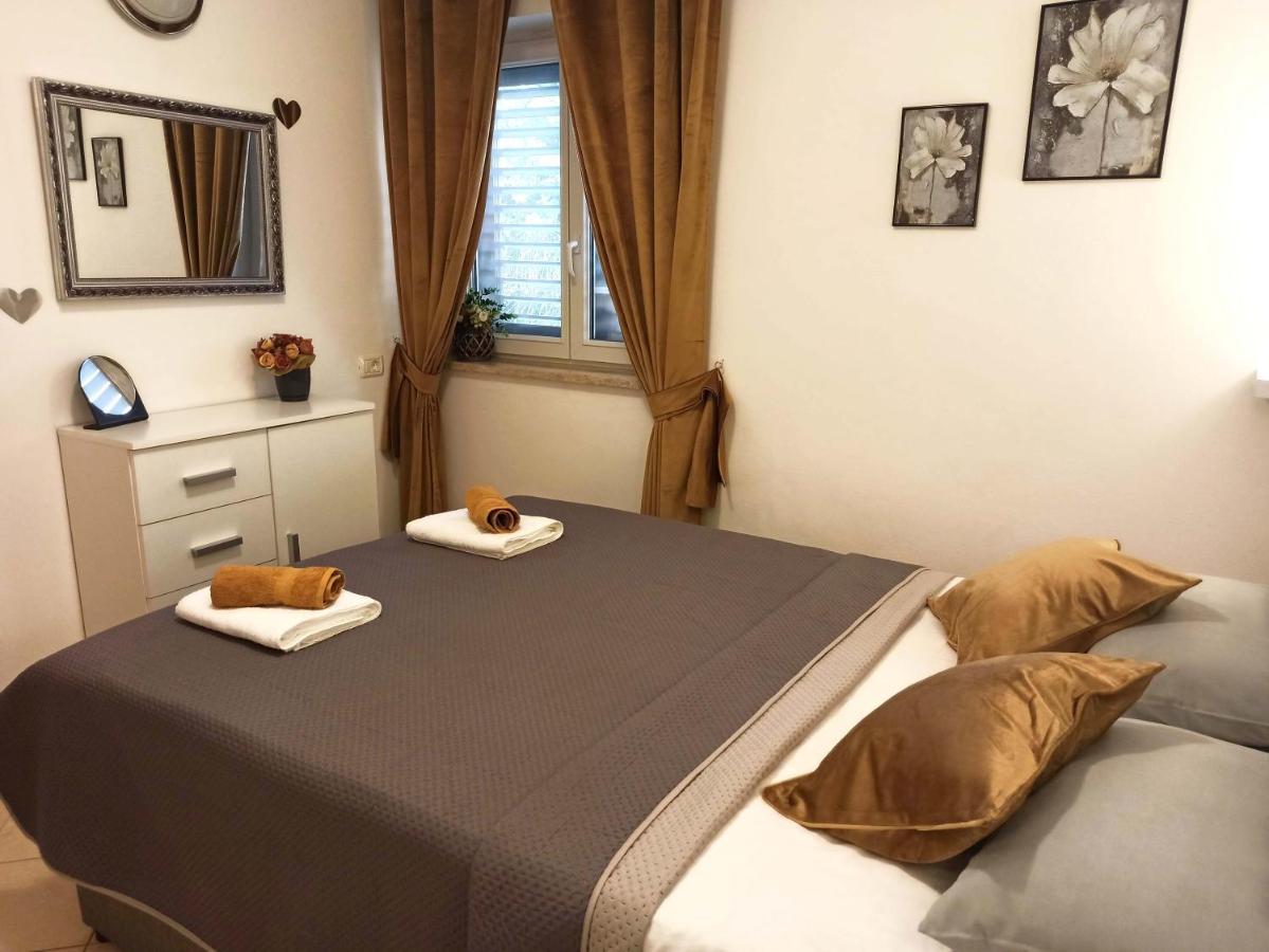 Apartman Dora Pula Eksteriør billede